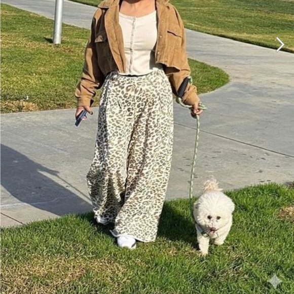 Aerie leopard street wide leg trousers - Picture 4 of 12